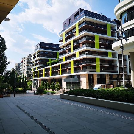 Apartamento Corvin Promenade With Free Parking Budapest Exterior foto
